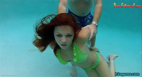 extreme underwater trapped fetish