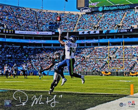 Dk Metcalf Signed Seahawks 16x20 Photo Beckett Pristine Auction