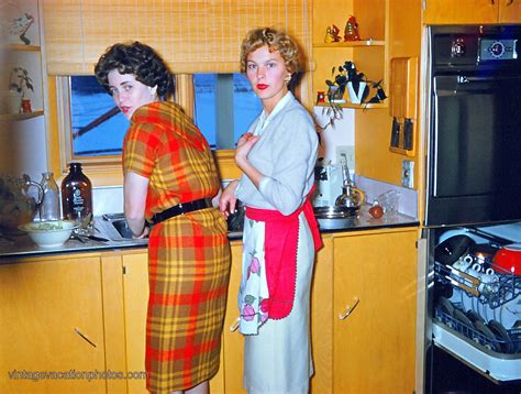 Ladies In A 1959 Kitchen Vintage Love Vintage Colors Retro Vintage