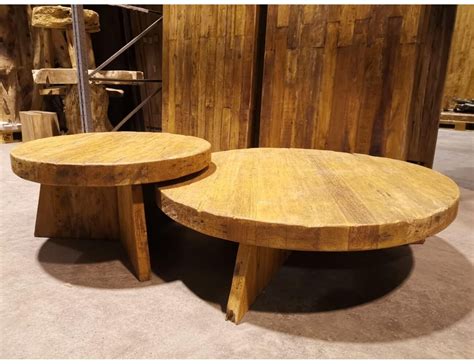 volledig massieve industriele salontafel rond gemaakt van teak hout
