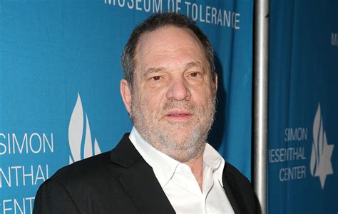 harvey weinstein turning himself in to the nypd