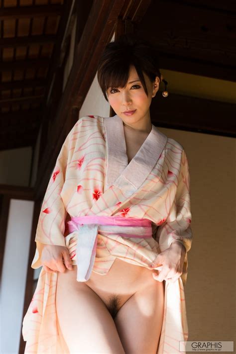 yuria satomi in kimono redbust