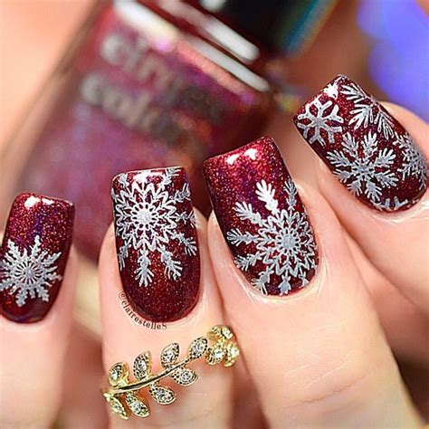 pin by amy hamilton on nail designs in 2019 christmas nail art designs snowflake nail art