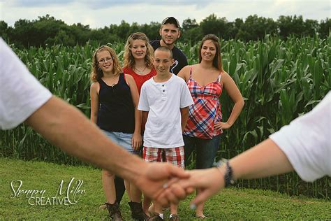 large family  ideas  pinterest large family poses group family pictures