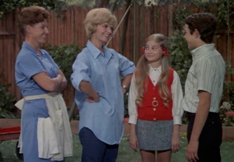 Opening – Heres The Story Every Episode Of The Brady Bunch Reviewed