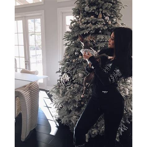get creative with your decorations here s how kylie jenner decorated
