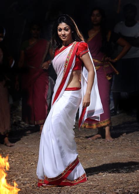 tamil actress hd wallpapers nayanthara latest hot stills in saree