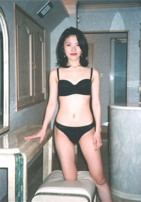 japanese girl nana fujishiro private striptease photos leaked