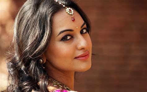 sonakshi sinha full hd wallpaper and background image