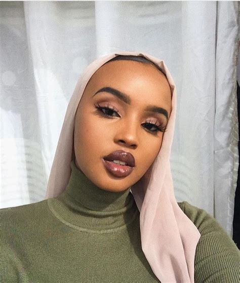 beautiful muslim women beautiful lips beautiful hijab cool skin tone