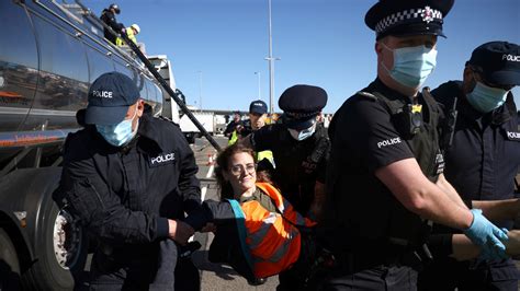 climate activists block uks busiest port  dover cgtn
