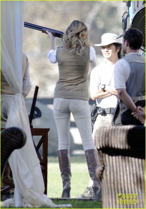 Emily Vancamp Shoots Rifle On Revenge Set Photo 2749164 Ashley