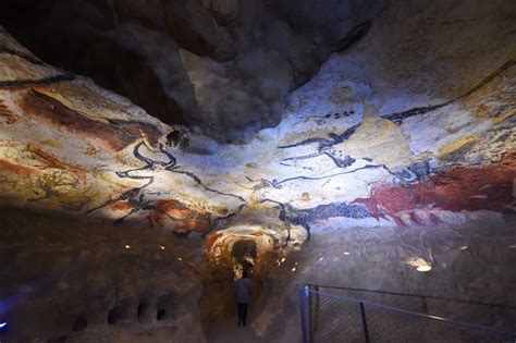 patrimoine la replique de la grotte de lascaux inauguree aujourdhui