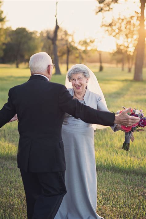 couple celebrates 70th anniversary by taking the wedding
