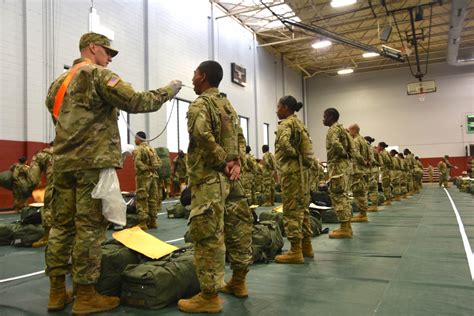 army delays recruit movement  basic training offers incentive pay