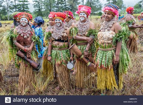 A Group Of Women In Traditional Costume Mount Hagen