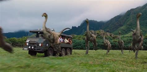 Jurassic World Screen Grabs From The New Teaser Include Dinosaurs