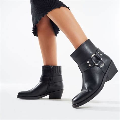 top 7 womens boots 2022 trends striking models of boots