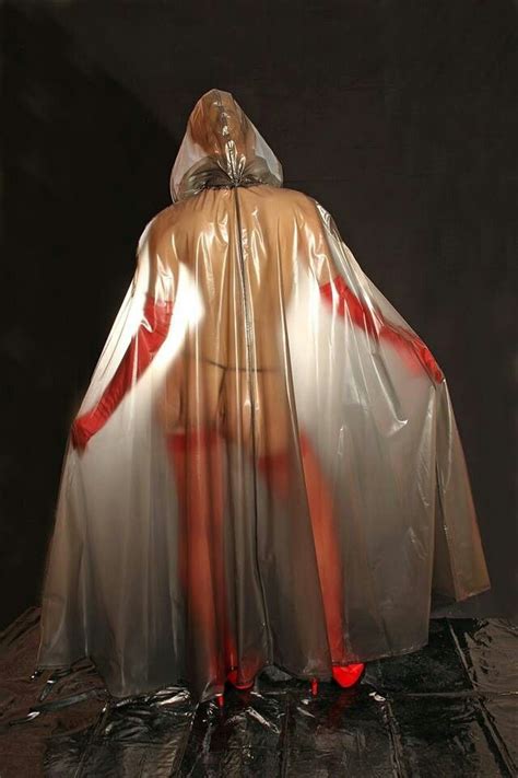 Sex women in capes
