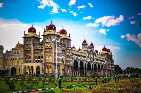 stunning royal palaces  india worth visiting