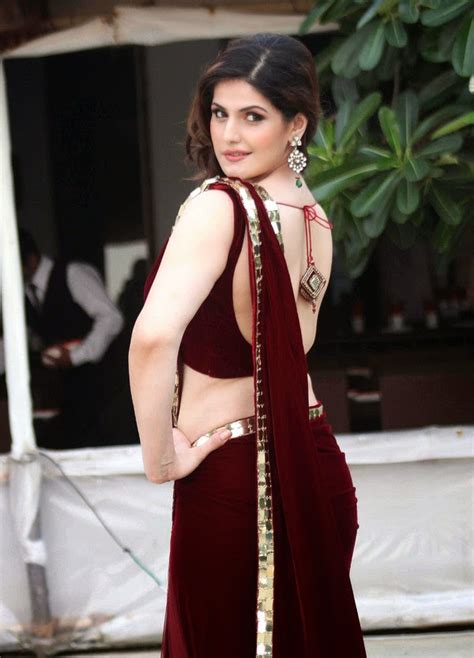 Zarine Khan Hot In Saree Sleevless Blouse Exposing Big