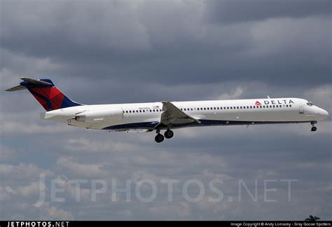 ndl mcdonnell douglas md  delta air lines andy lomasky