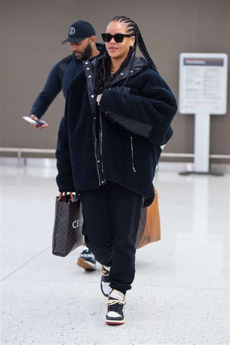 rihanna arrives at jfk airport in new york 06 gotceleb