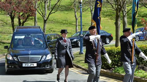 old soldier tommy ward given a hero s farewell after dying from