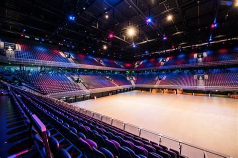 amsterdamse concertzalen ziggo dome en afas  ontslaan een derde van personeel showbizz