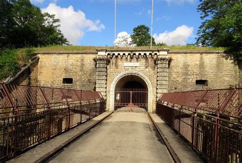 au fil des fortifications le fort de bron  failli devenir une decharge publique