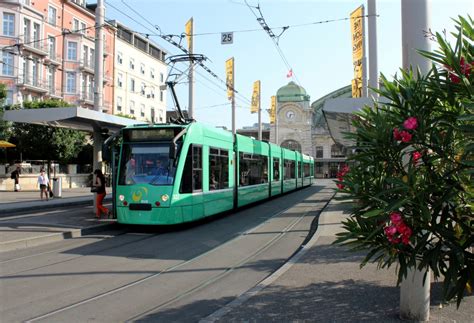 basel bvb tram  siemens combino    centralbahnplatz