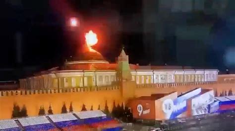 explosion auf dem kreml dach  ueber den mutmasslichen drohnenangriff  moskau bekannt ist