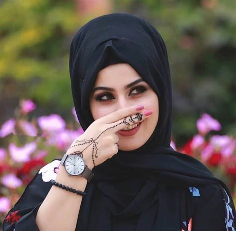 Beautiful Muslim Women Beautiful Hijab Beautiful Shoes Arab Girls