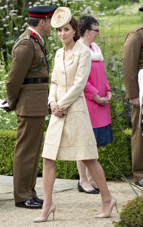 kate middleton s best outfits the duchess of cambridge s