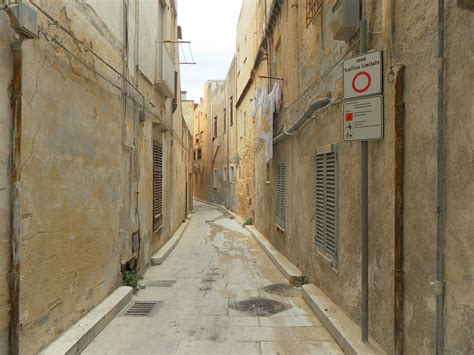 palermo sicily streets palaces  markets