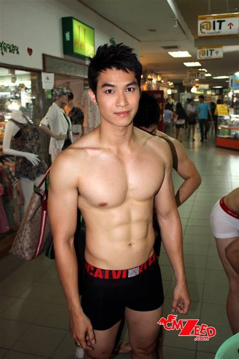 Keindahan Tubuh Ketat Pria Telanjang Asian Men Models Abs
