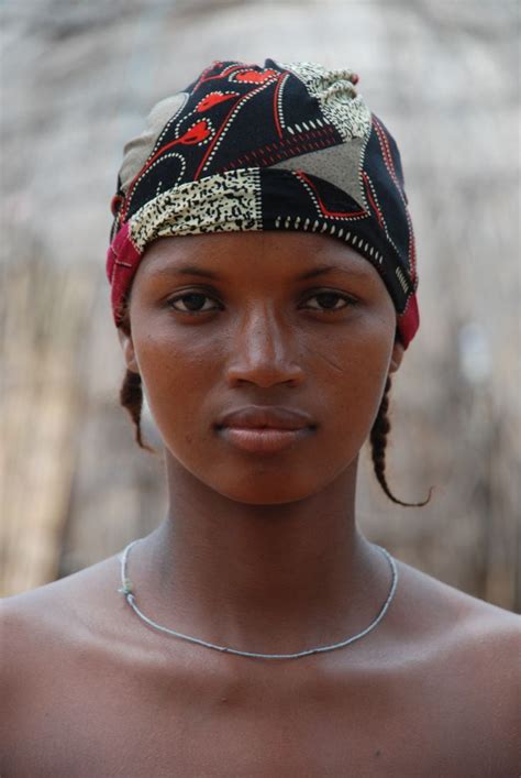 wodaabe mbororo people the nomadic fulani sub tribe that cultivate