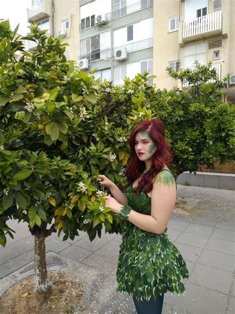 Pin On Poison Ivy Costume And Make Up