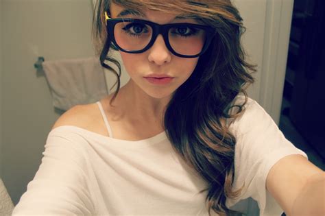 Cute Girl In Glasses Prettygirls