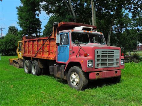 international  series dump truck        flickr