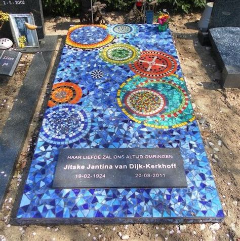 image associee mosaic gravestone tombstone