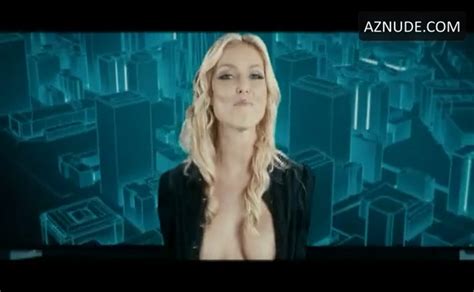 casey durkin breasts scene in freerunner aznude