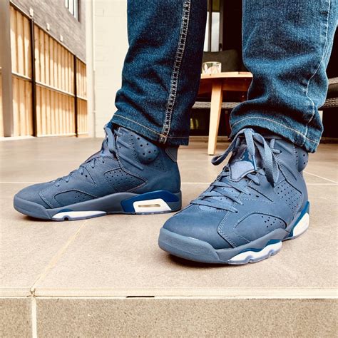 air jordan  retro diffused blue sneakers