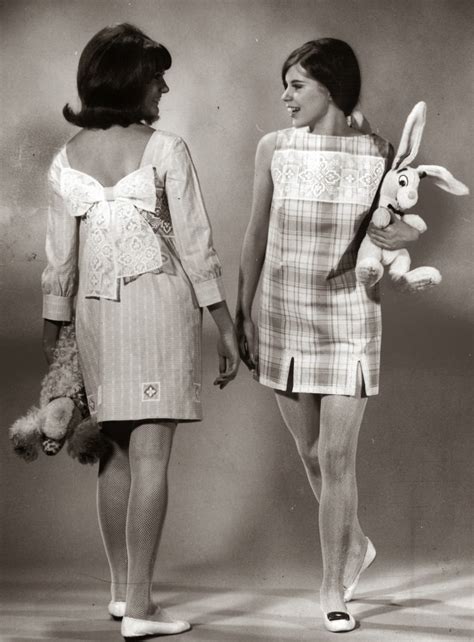 Women In Mini Skirts In The 1960s Oldtime Cafex Biz 296