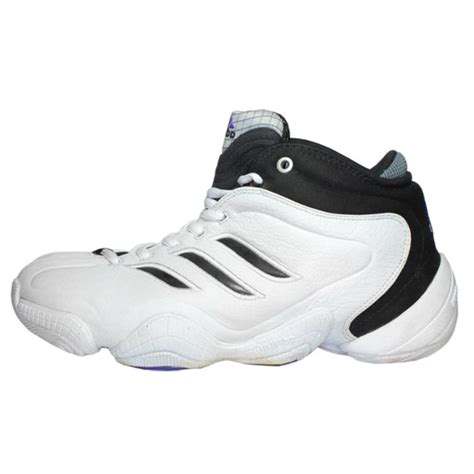 What Pros Wear Vince Carter S Adidas Kb8 Iii Adidas Eqt