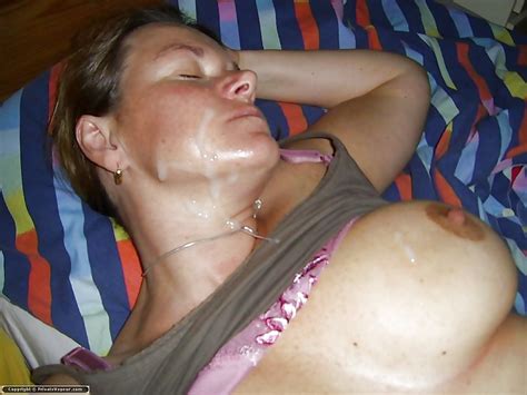 wives in bed unaware 20 pics