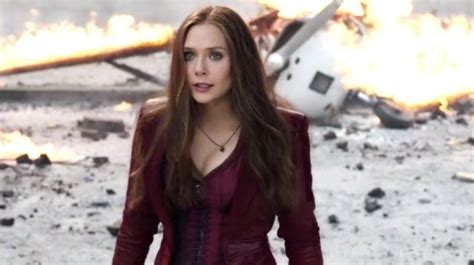 Elizabeth Olsen Isnt Happy Her Boobs Are On Show In Avengers Costume