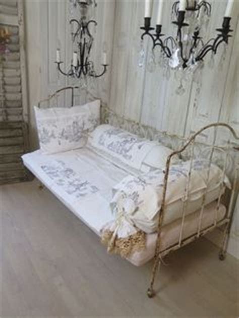 day bed ideas shabby chic bed shabby chic bedrooms