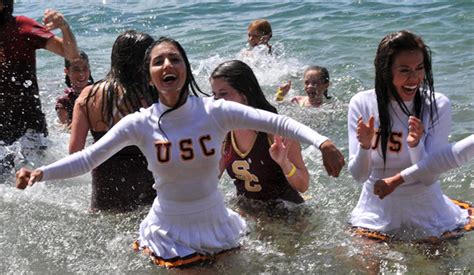 Usc Cheerleaders Getting Wet And Wild Pics Campus