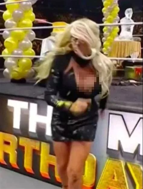Wwes Maryse Mizanin Had Wardrobe Malfunction On Monday Night Raw